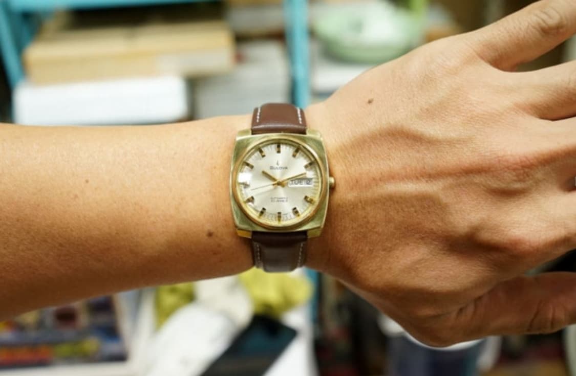 70s 부로바 옥타곤 프레임 금장 오토매틱 시계  상품이미지7