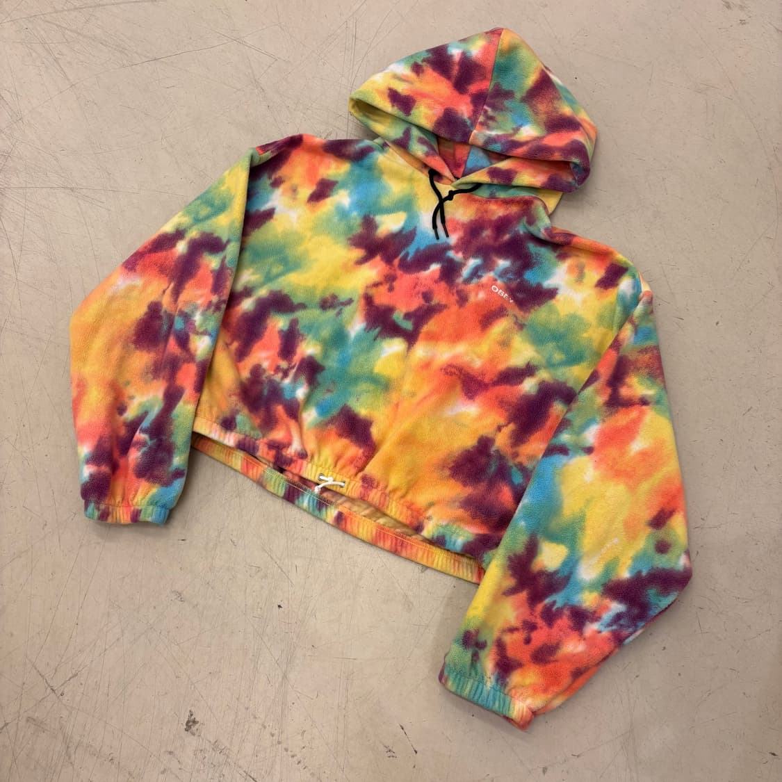 오베이 타이다이 크롭 플리스 후드티 상품이미지1