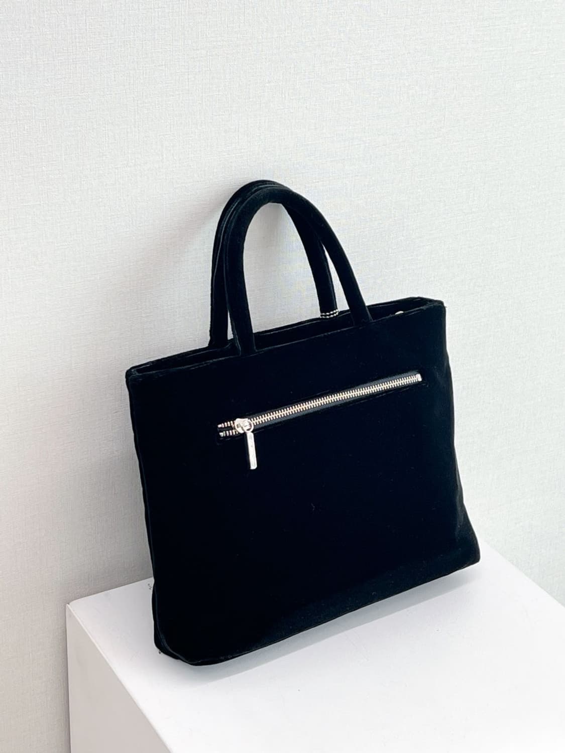 courreges / 꾸레쥬 블랙 벨벳 토트백 상품이미지3