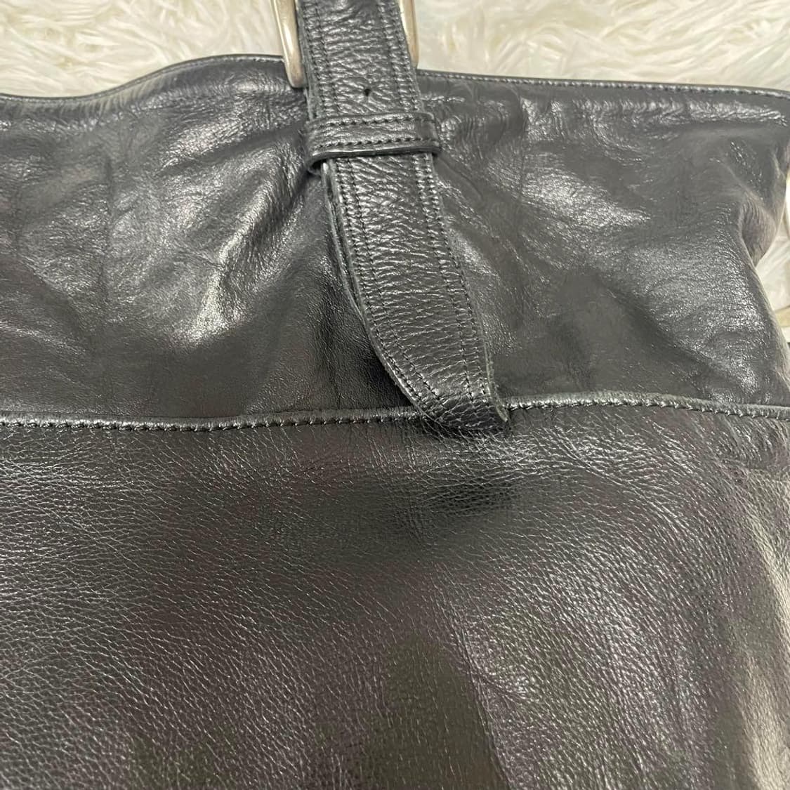 버버리 블랙 소가죽 버클 토트백 크로스백 상품이미지6