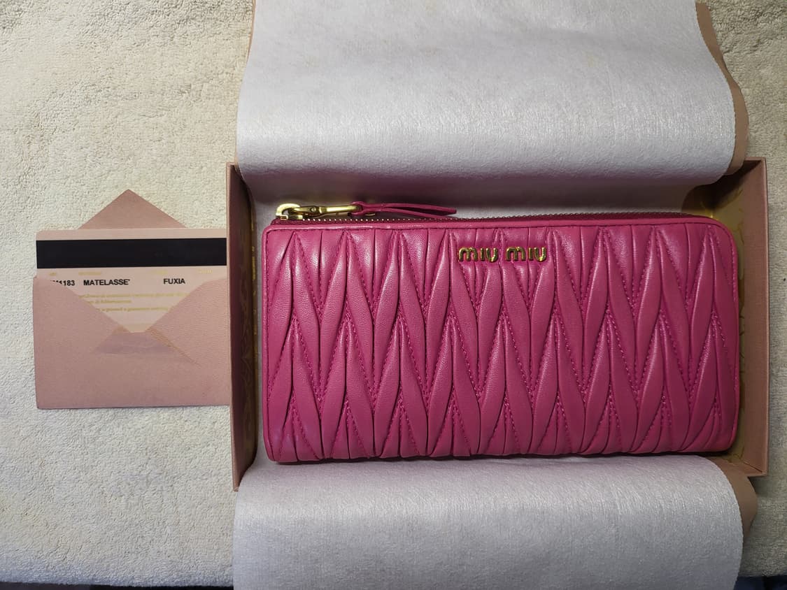 미우미우 마틀라세 장지갑 상품이미지2