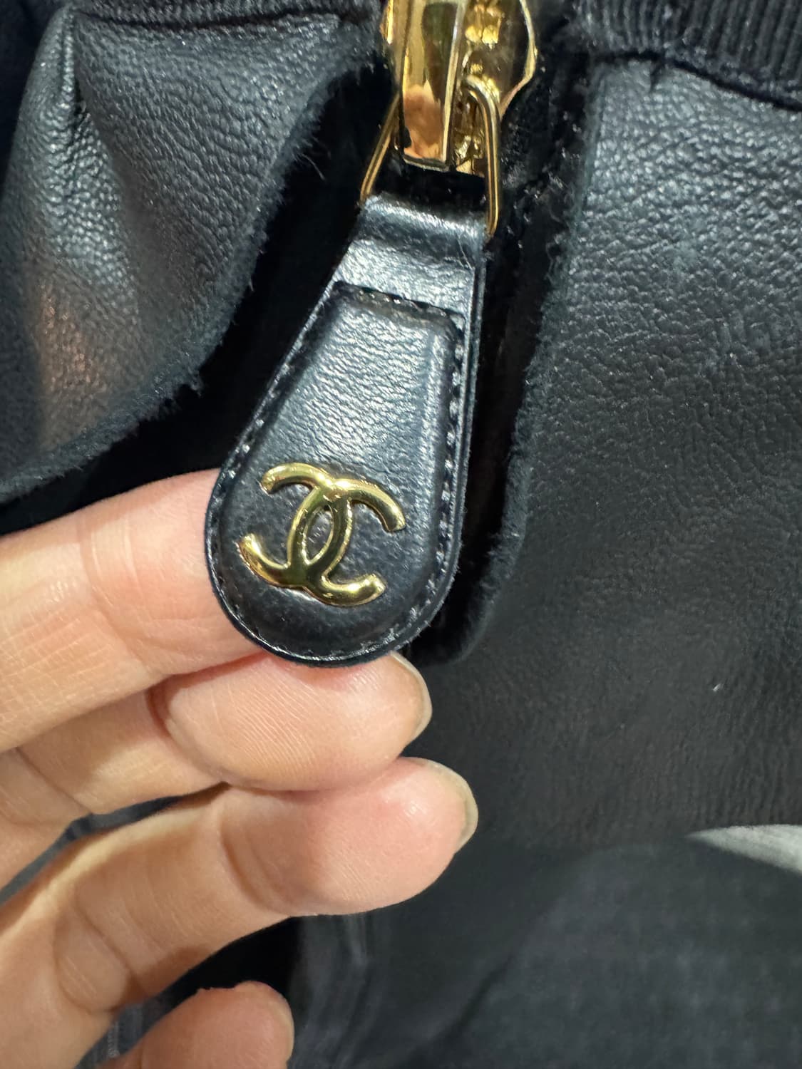 샤넬 블랙 리본 롱부츠  26FW 240 매장판매중 상품이미지7