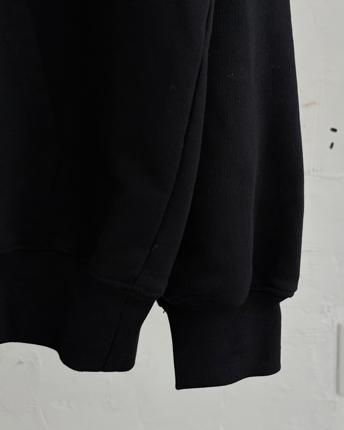 Balenciaga 발렌시아가 블랙 웨이브 로고 후드티 상품이미지4