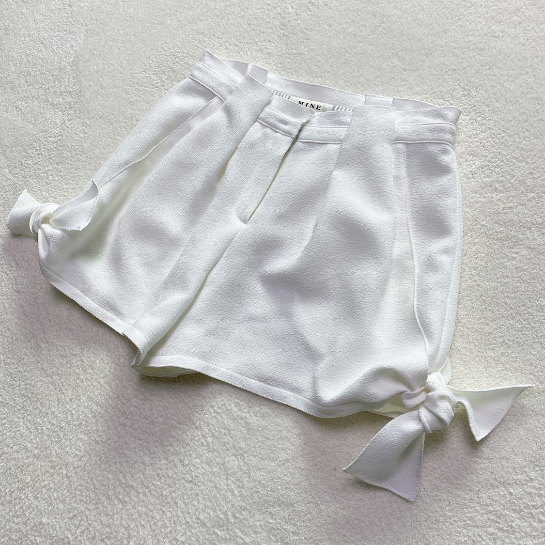 MINE 마인 화이트 핀턱 숏팬츠 (64-94) 상품이미지2