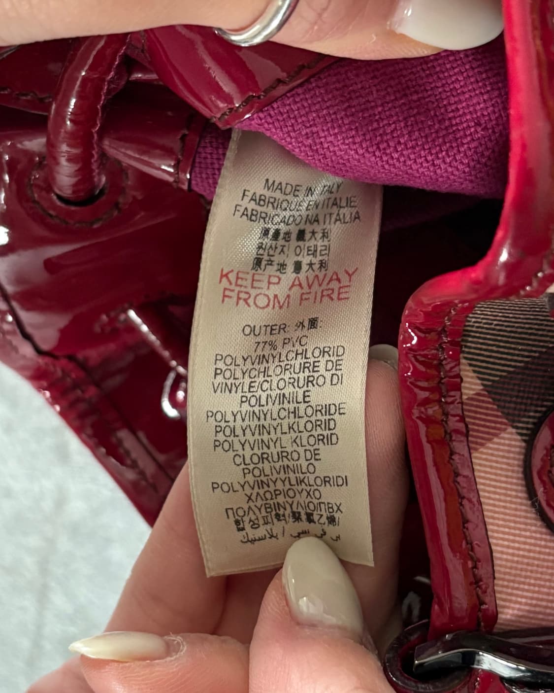 Burberry 버버리 레드 애나멜 체크 복조리 크로스백 상품이미지8