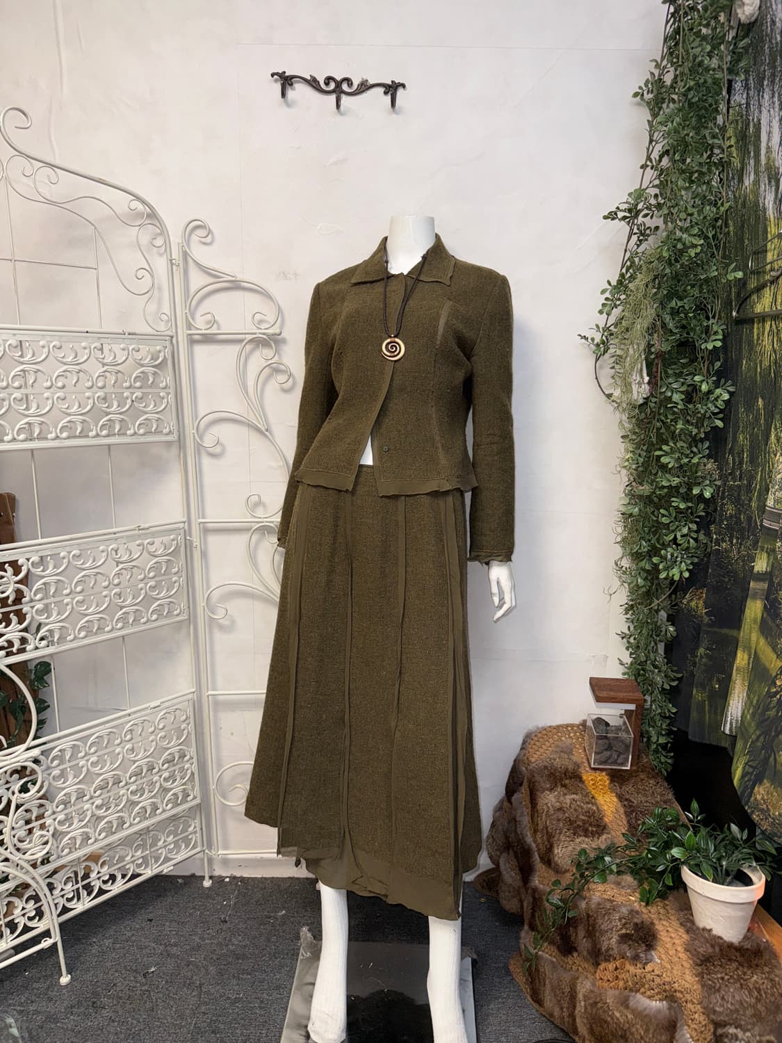 HIROKO KOSHINO khaki wool slit setup 상품이미지3