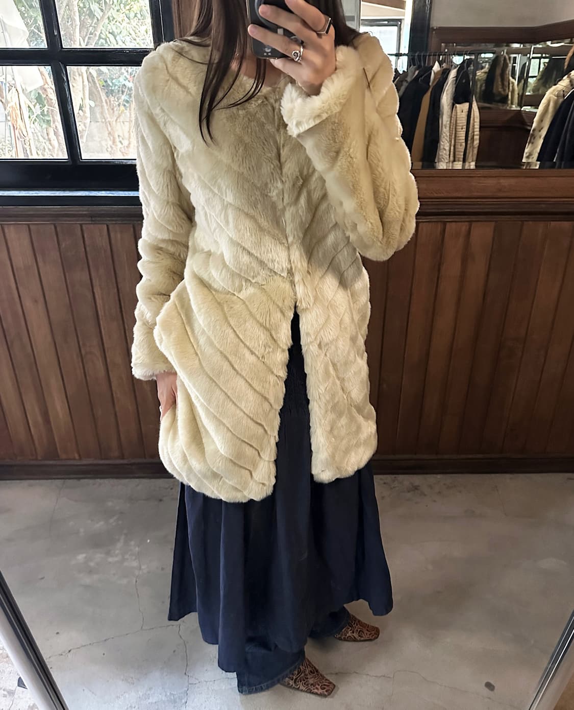 RIENDA cream faux fur jacket 상품이미지4