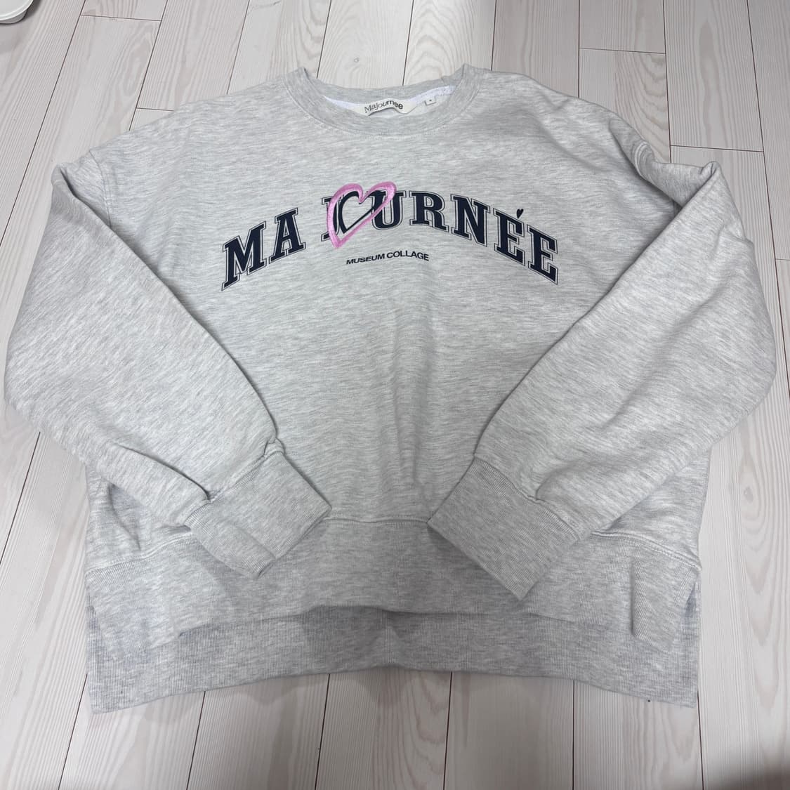 마조네 뮤지엄 스웨트셔츠_화이트 멜란지 상품이미지3