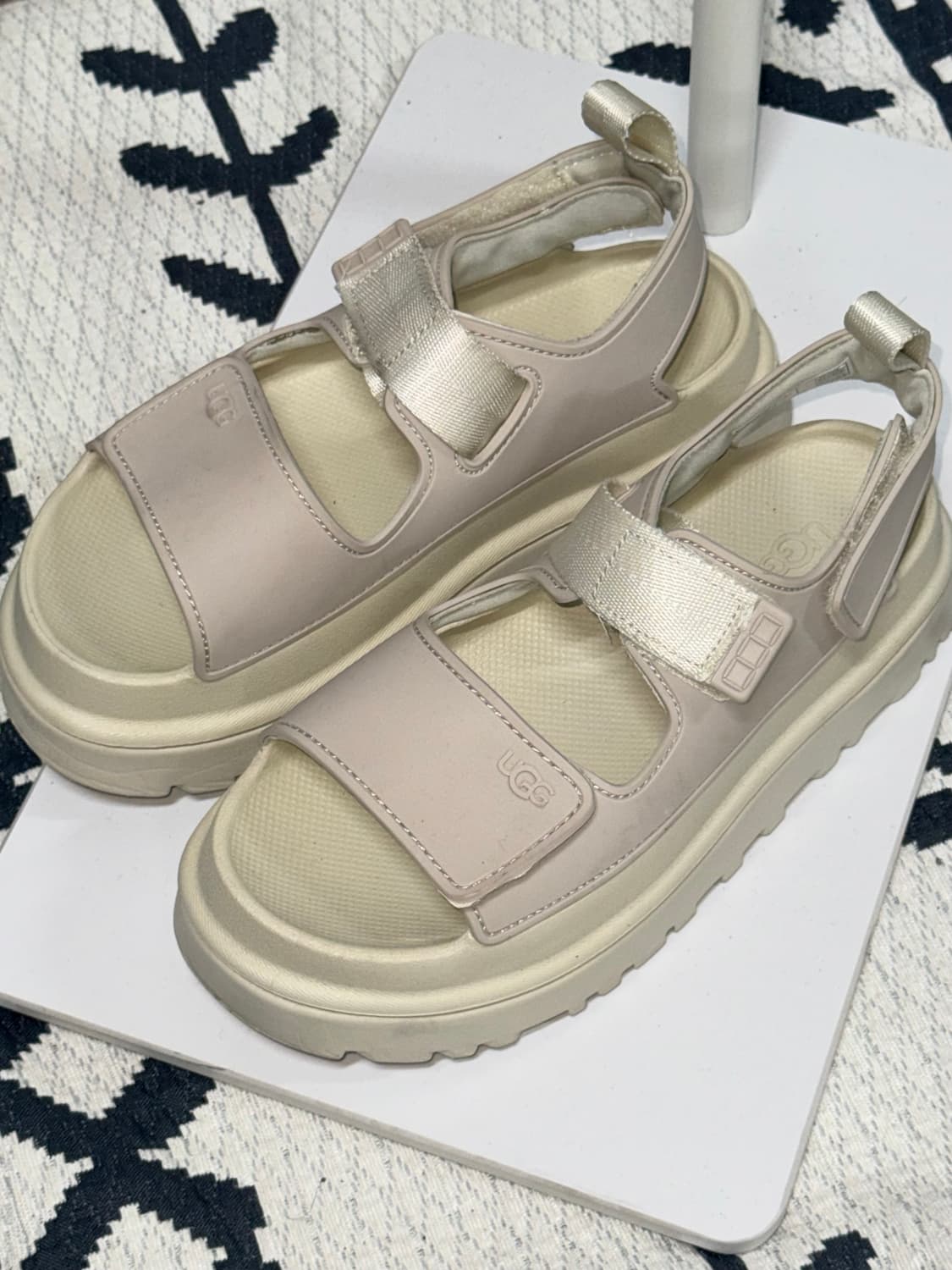 어그 UGG GoldenGlow Sandal 240mm 상품이미지1