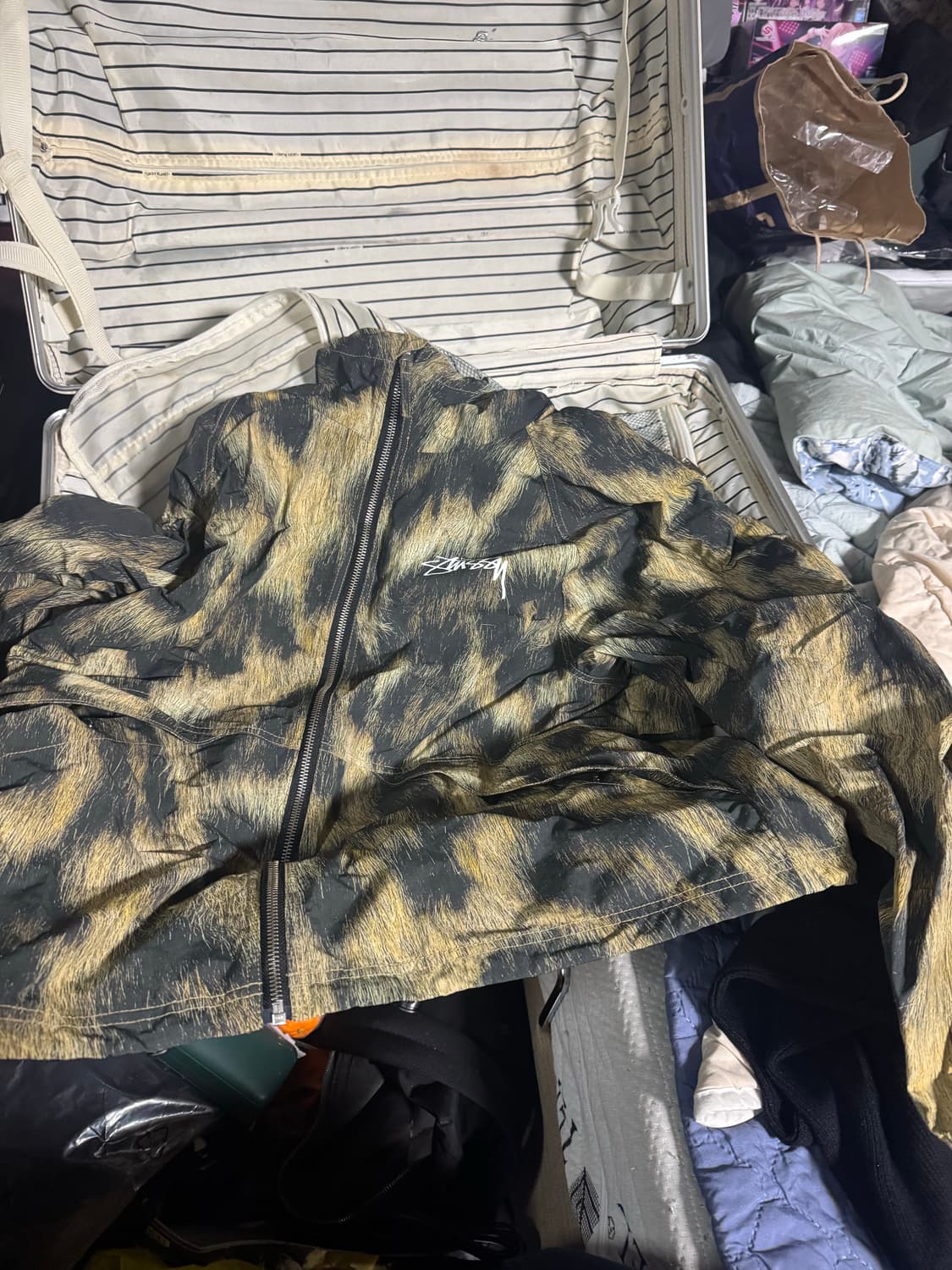 M 스투시 퍼 프린트 비치 쉘 자켓 브라운 상품이미지1