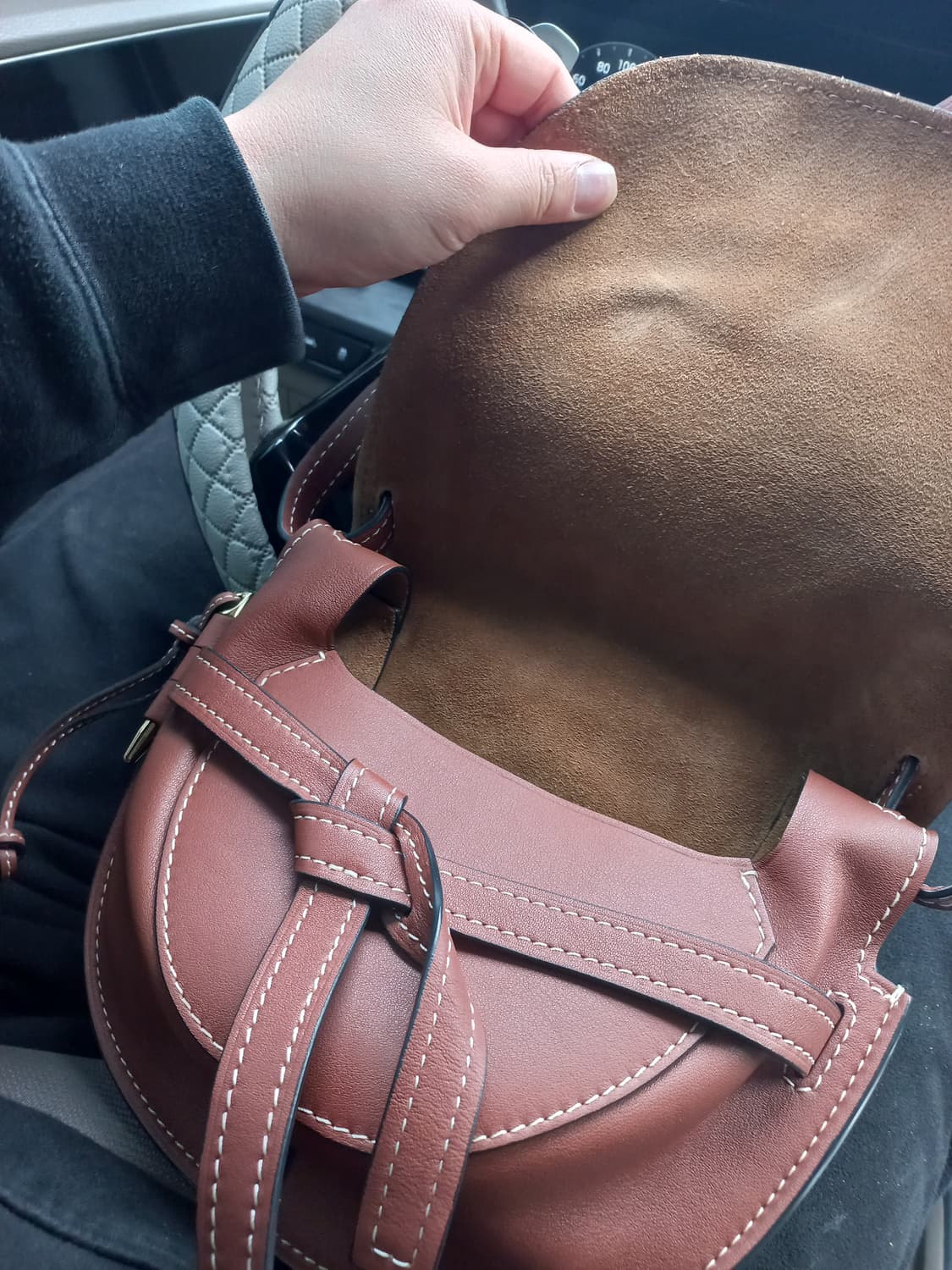 로에베 크로스백 상품이미지3