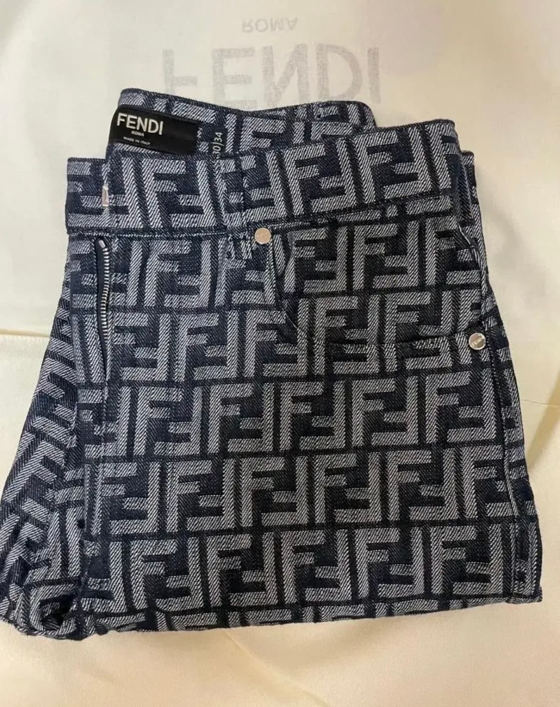 [미개봉 새상품] 펜디 FF로고 이민호 청바지 30사이즈 상품이미지4