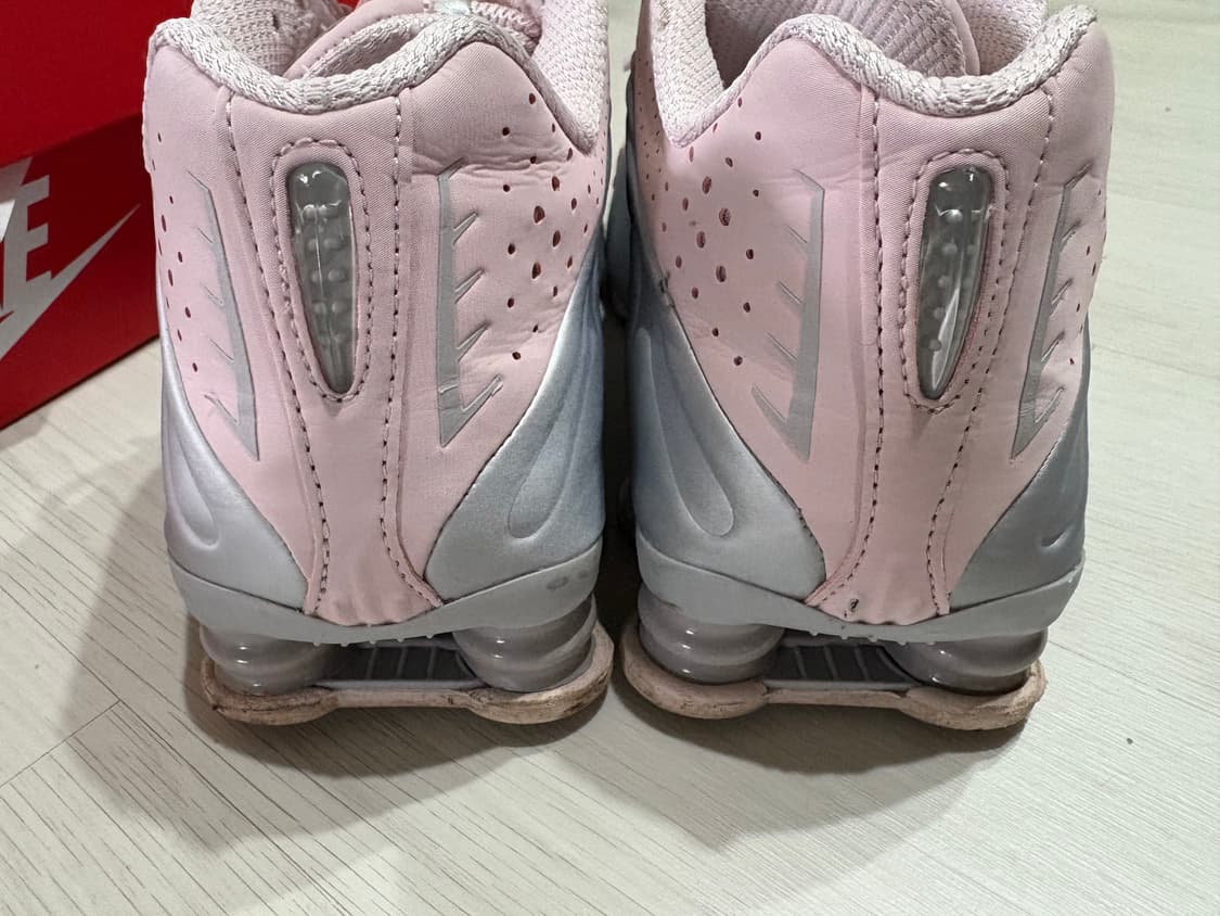 나이키 샥스 r4 베얼리 로즈  상품이미지3