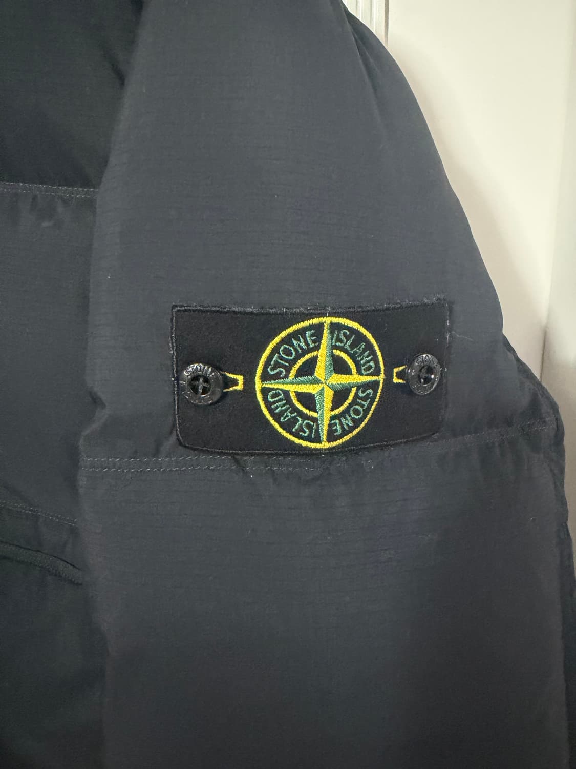 스톤 아일랜드 매트 립스탁 코듀라 패딩 M 상품이미지4