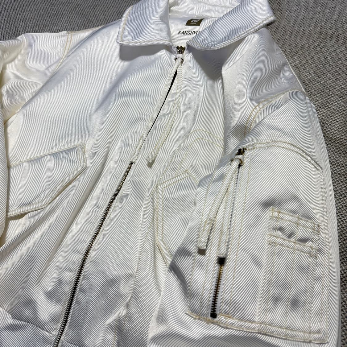 탑텐 x 강혁 화이트 봄버 자켓 상품이미지2