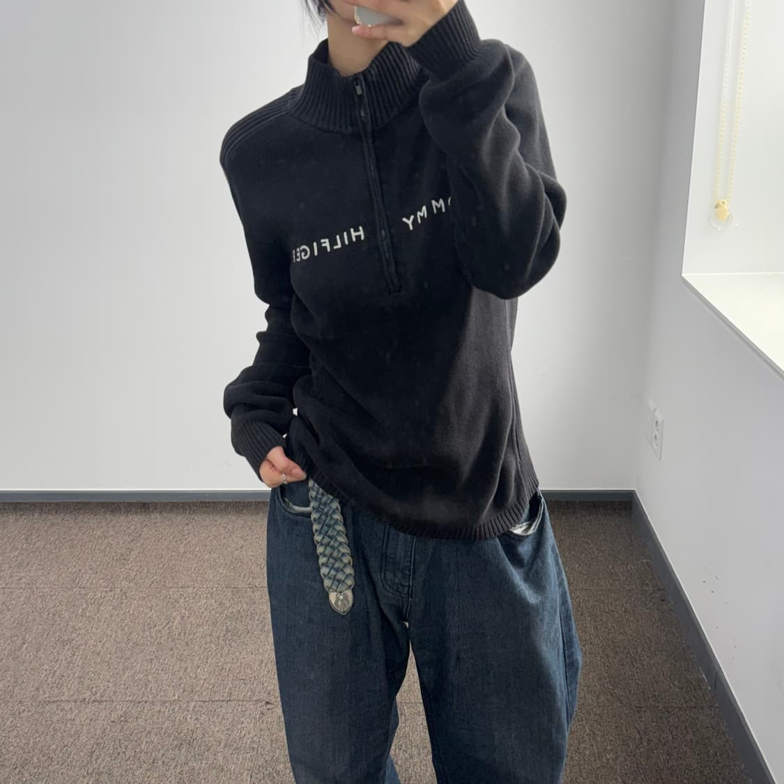 Tommy Hilfiger 타미힐피거 스펠아웃 로고 블랙 니트 상품이미지1