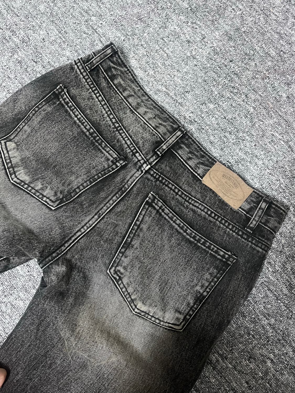 보헴서 찢청 distressed deep gray jeans 2사이즈 상품이미지4