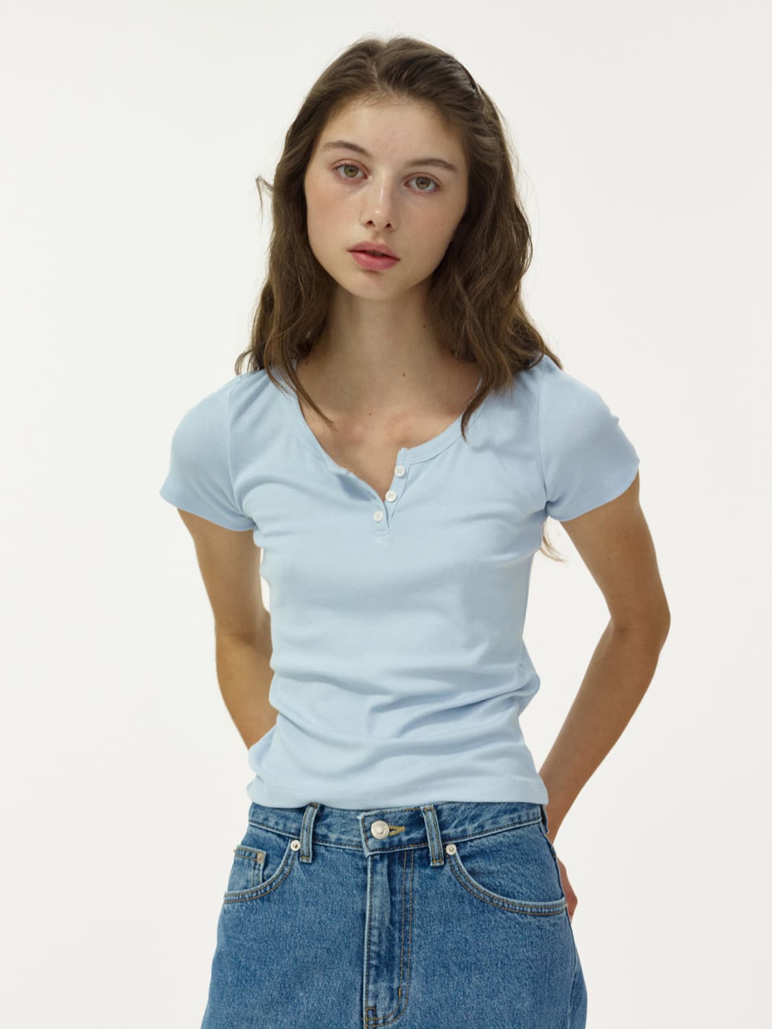 리본빛 ribbonbit fog button T-shirt 착용샷 상품이미지6