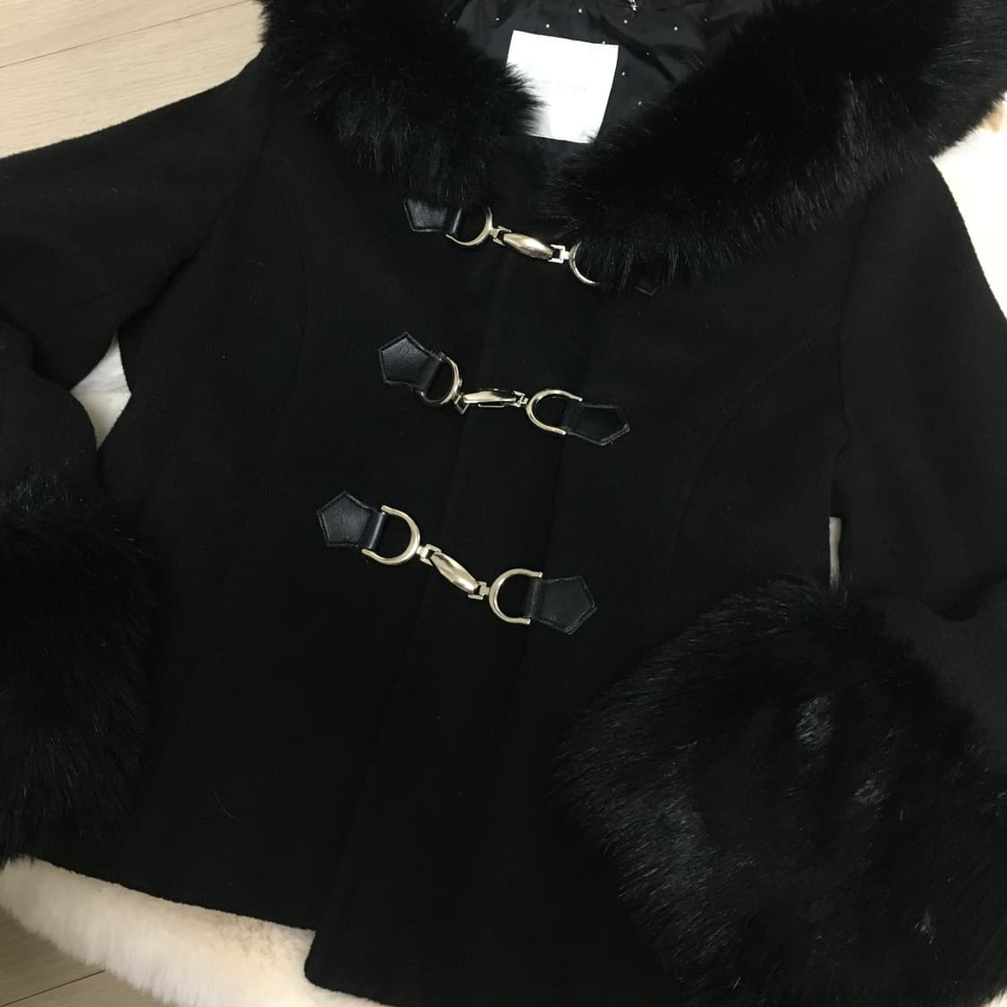 세실맥비 숏코트 블랙 도트 갸루 대장 일브 y2k 상품이미지3