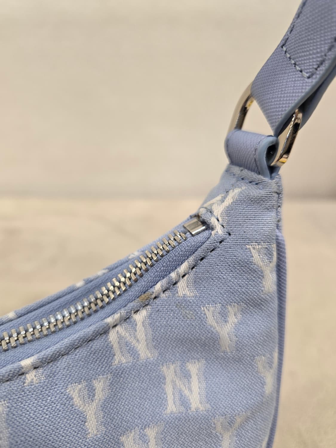 MLB NY 모노그램 호보백 토트백 숄더백 하늘색 상품이미지8