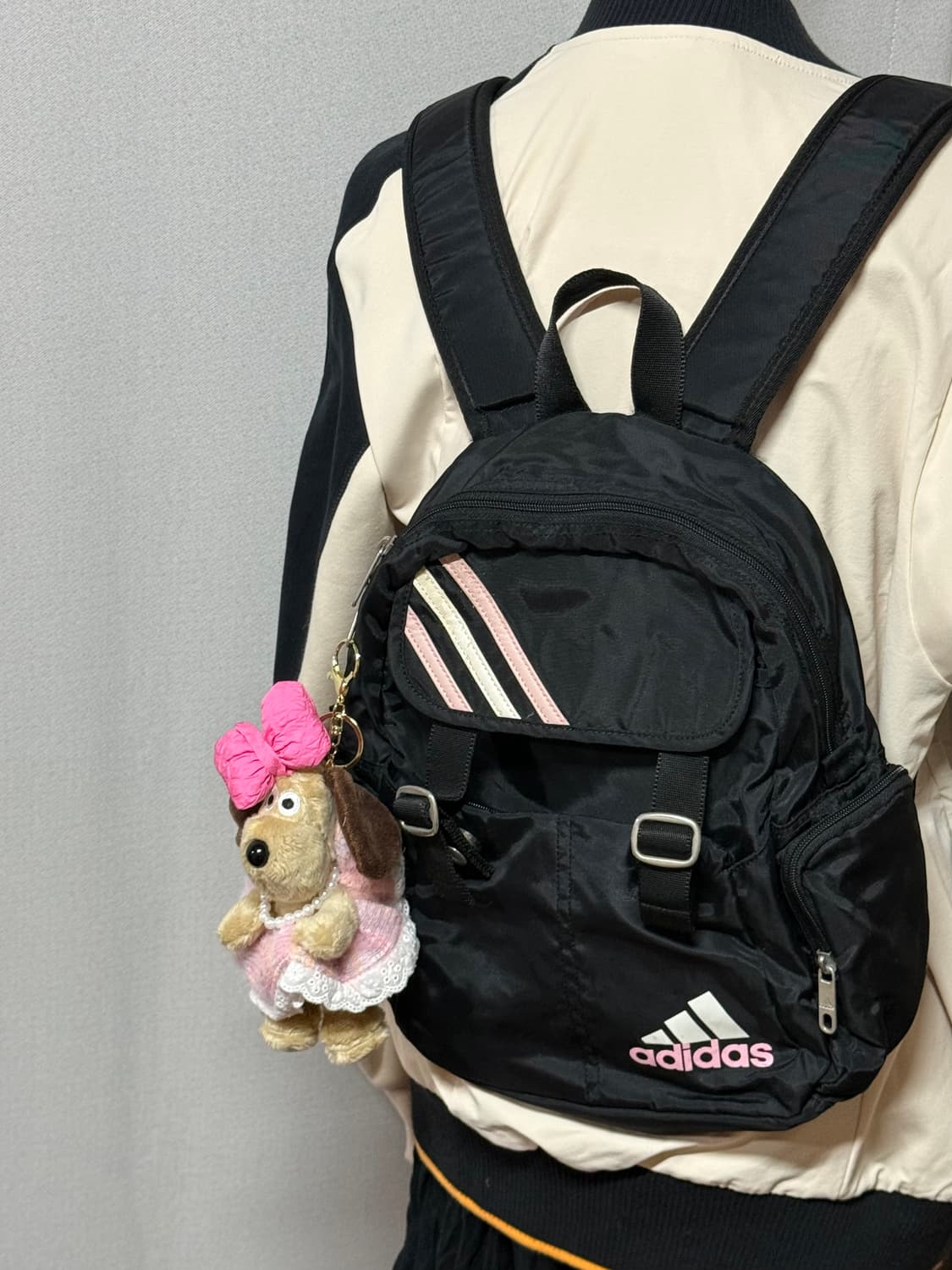 🩷아디다스 딸기우유 포인트 미니백팩 상품이미지3