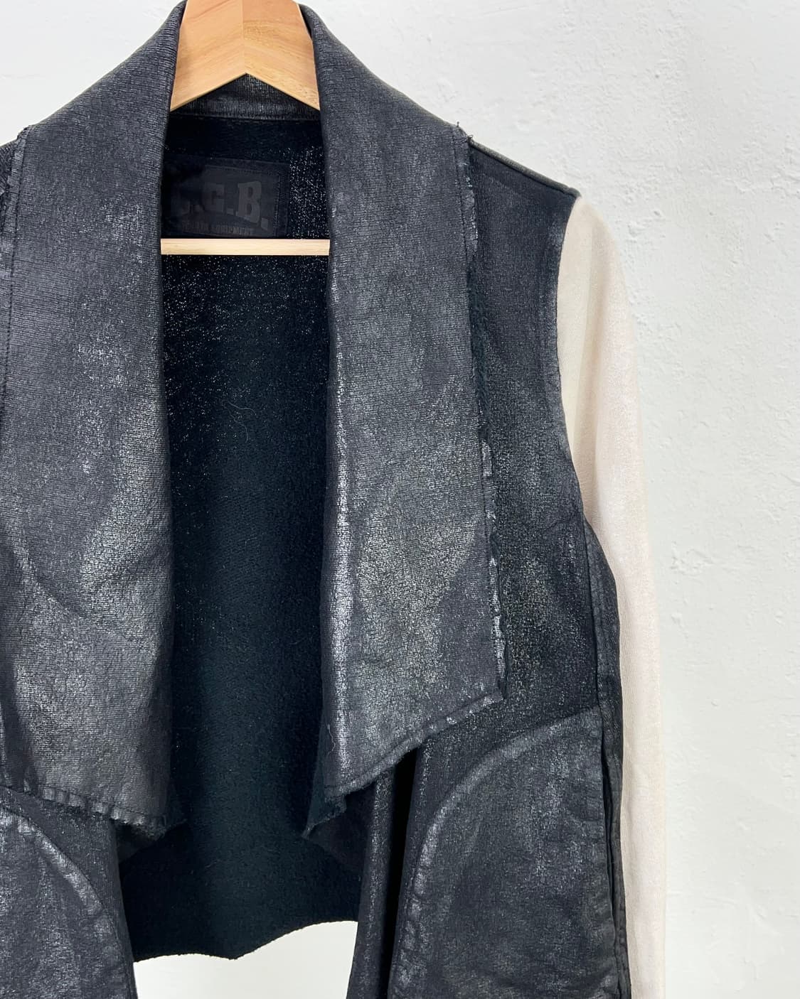 르그랑블루 드레이프 바이컬러 코팅 니트 가디건 자켓 상품이미지3