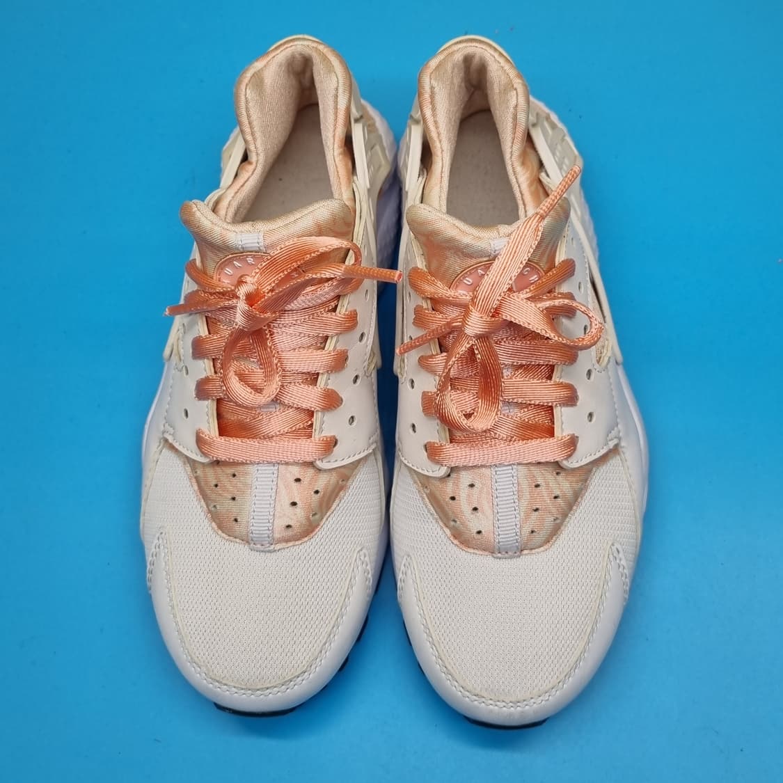 나이키 허라취 런 운동화 실사이즈225 상품이미지2