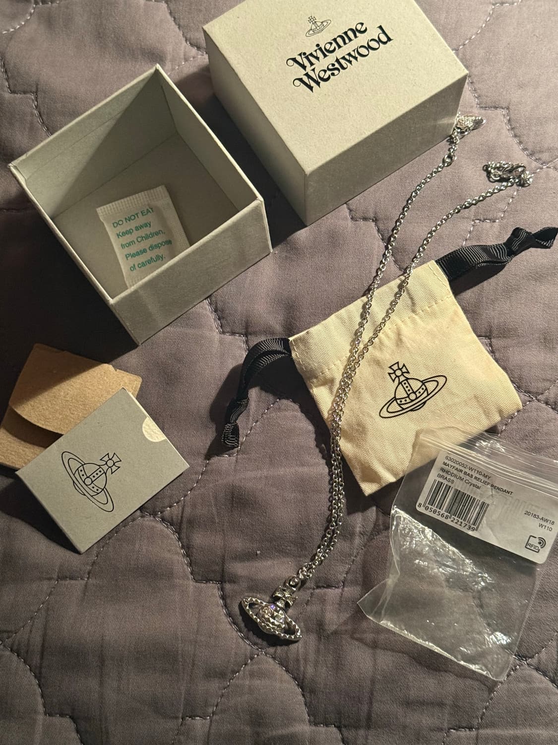 비비안웨스트우드 메이페어 바스 릴리프 펜던트 실버 상품이미지1