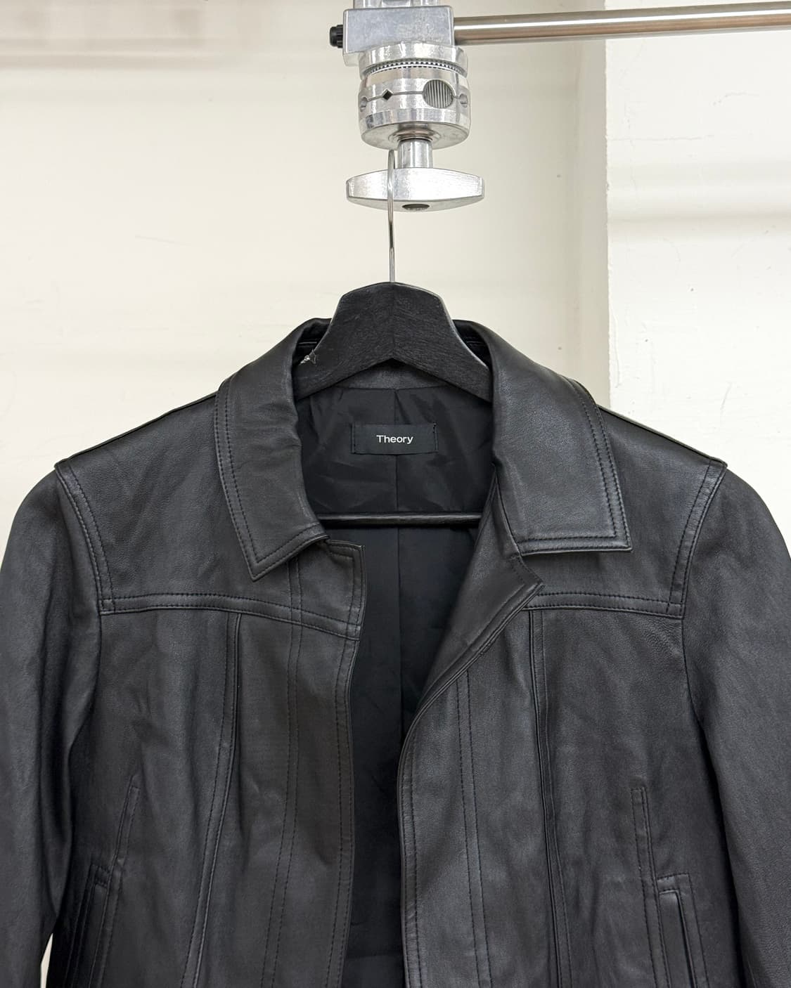 띠어리 블랙 램스킨 레더자켓 상품이미지2