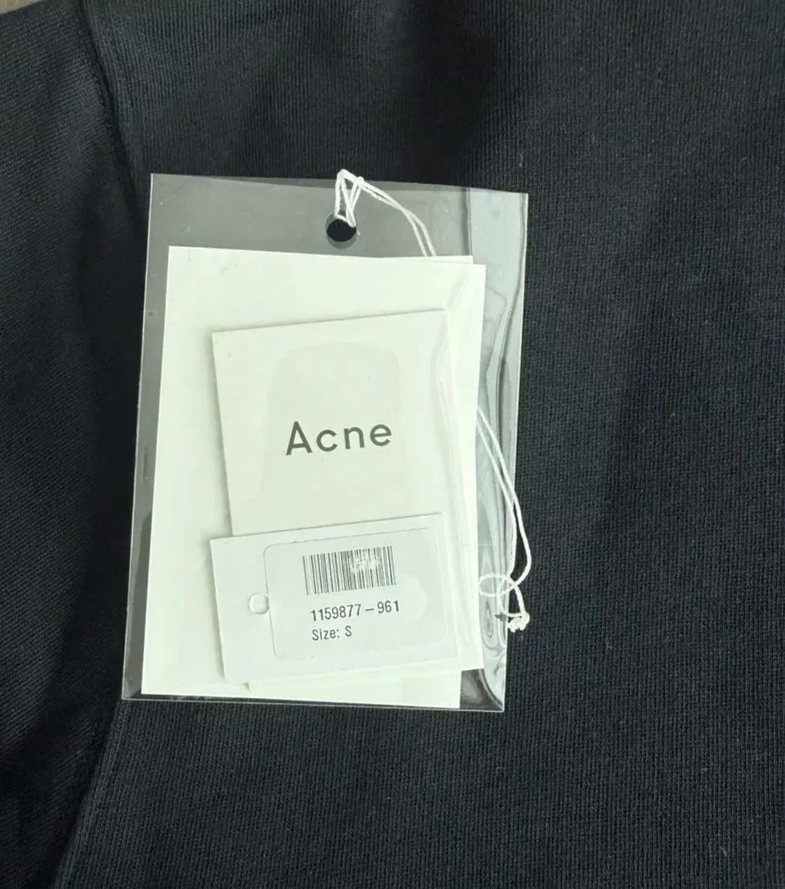 아크네 플로고 맨투맨 블랙 S 상품이미지4