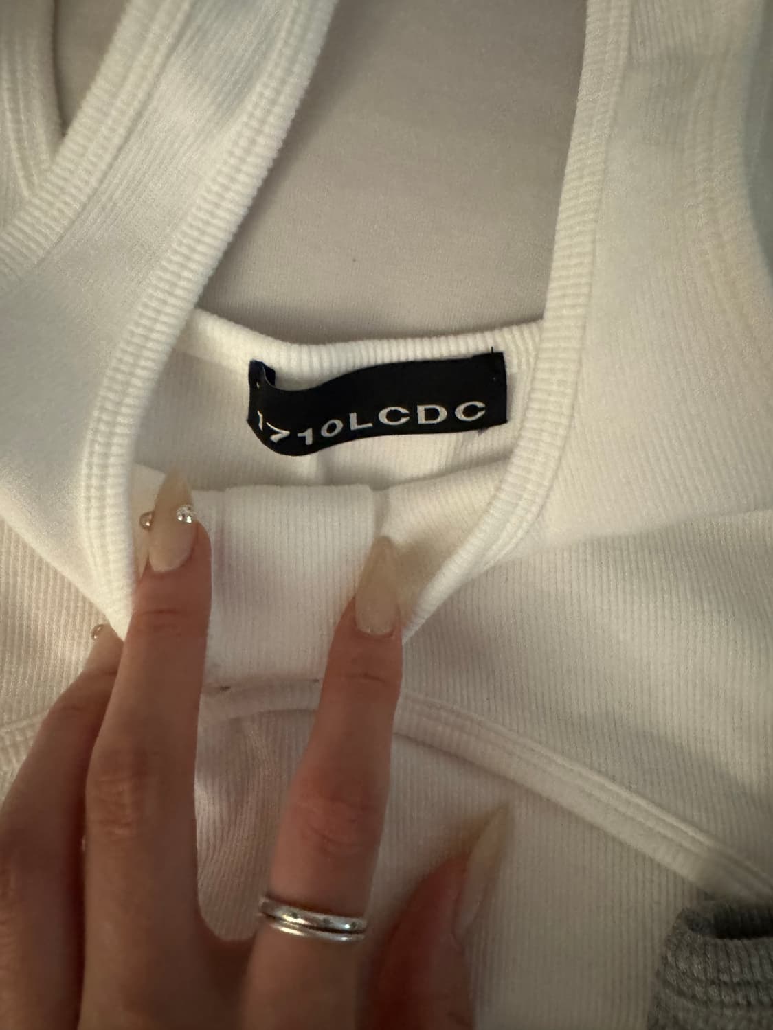 엘씨디씨 뷔스티에 디테일 탱크탑 white 상품이미지2