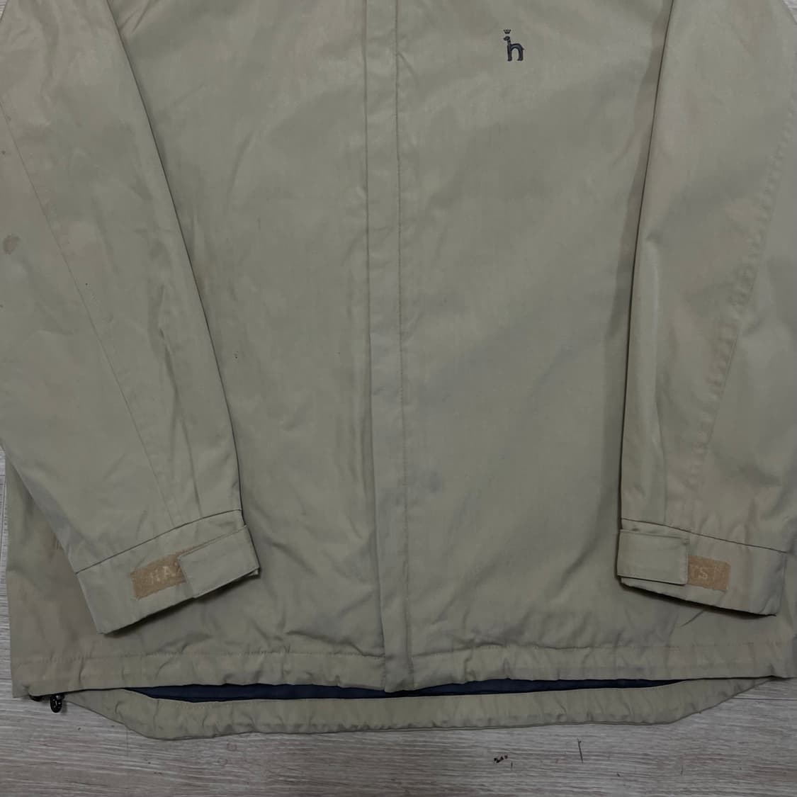 헤지스 자수 로고 스탠드넥 바람막이 집업자켓 [베이지] M/95 상품이미지3