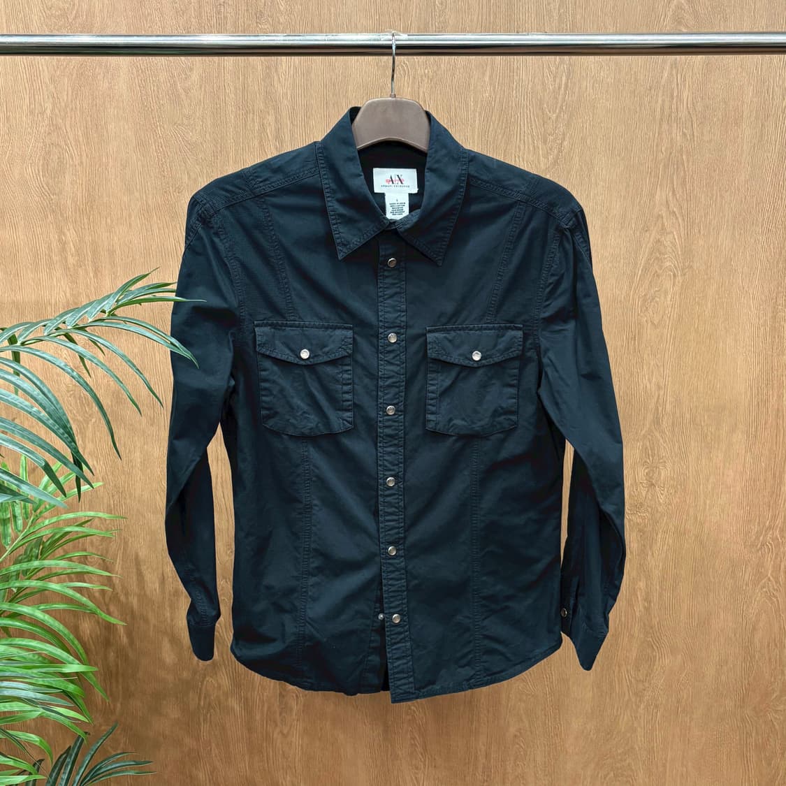 아르마니 익스체인지 클래식 코튼 긴팔 셔츠 웨스턴 플랩 포켓 디테일 블랙 상품이미지1