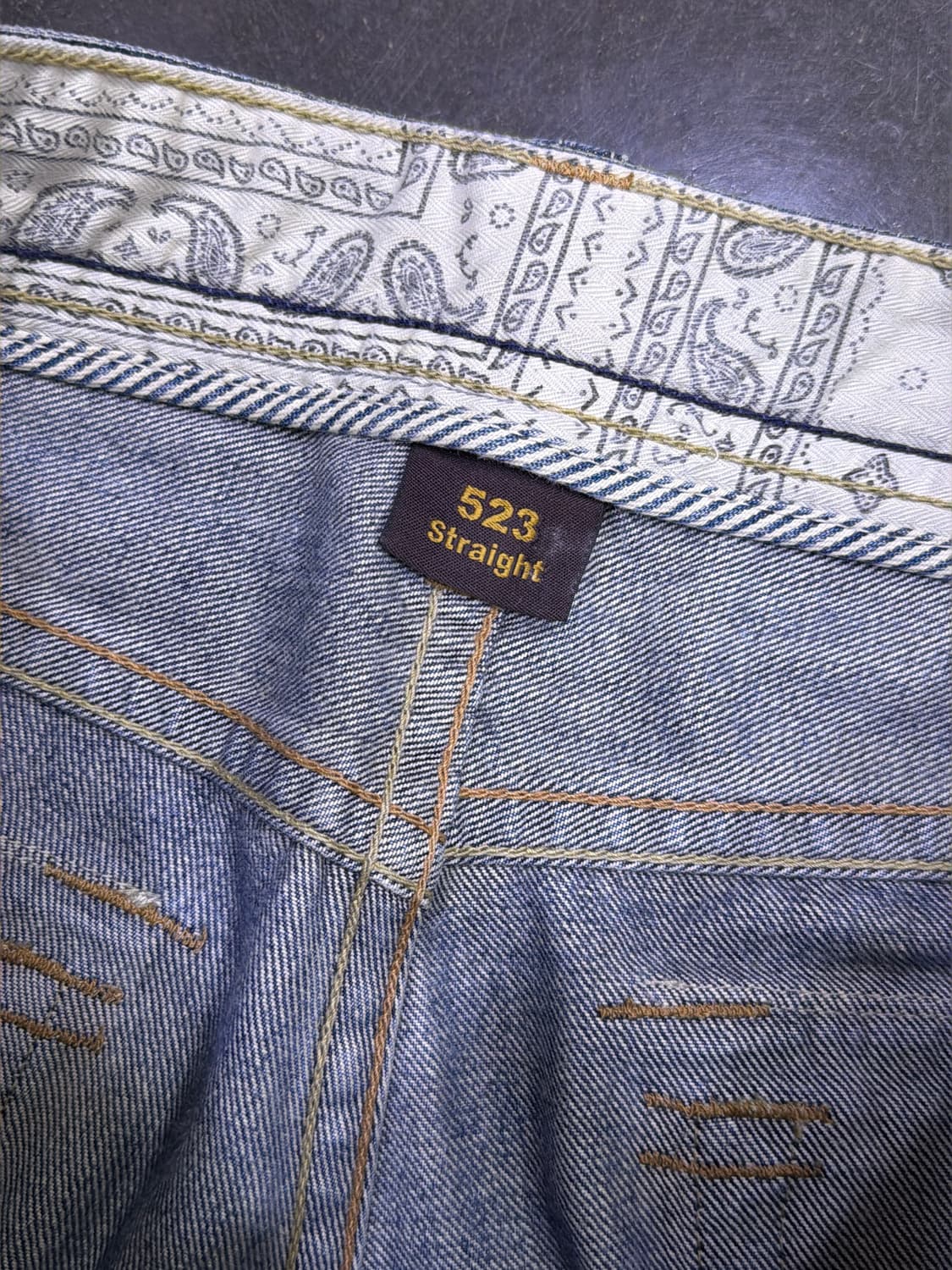 리바이스 523 스트레이트핏 백포켓 빈티지 데미지 워싱 데님팬츠 32 상품이미지9