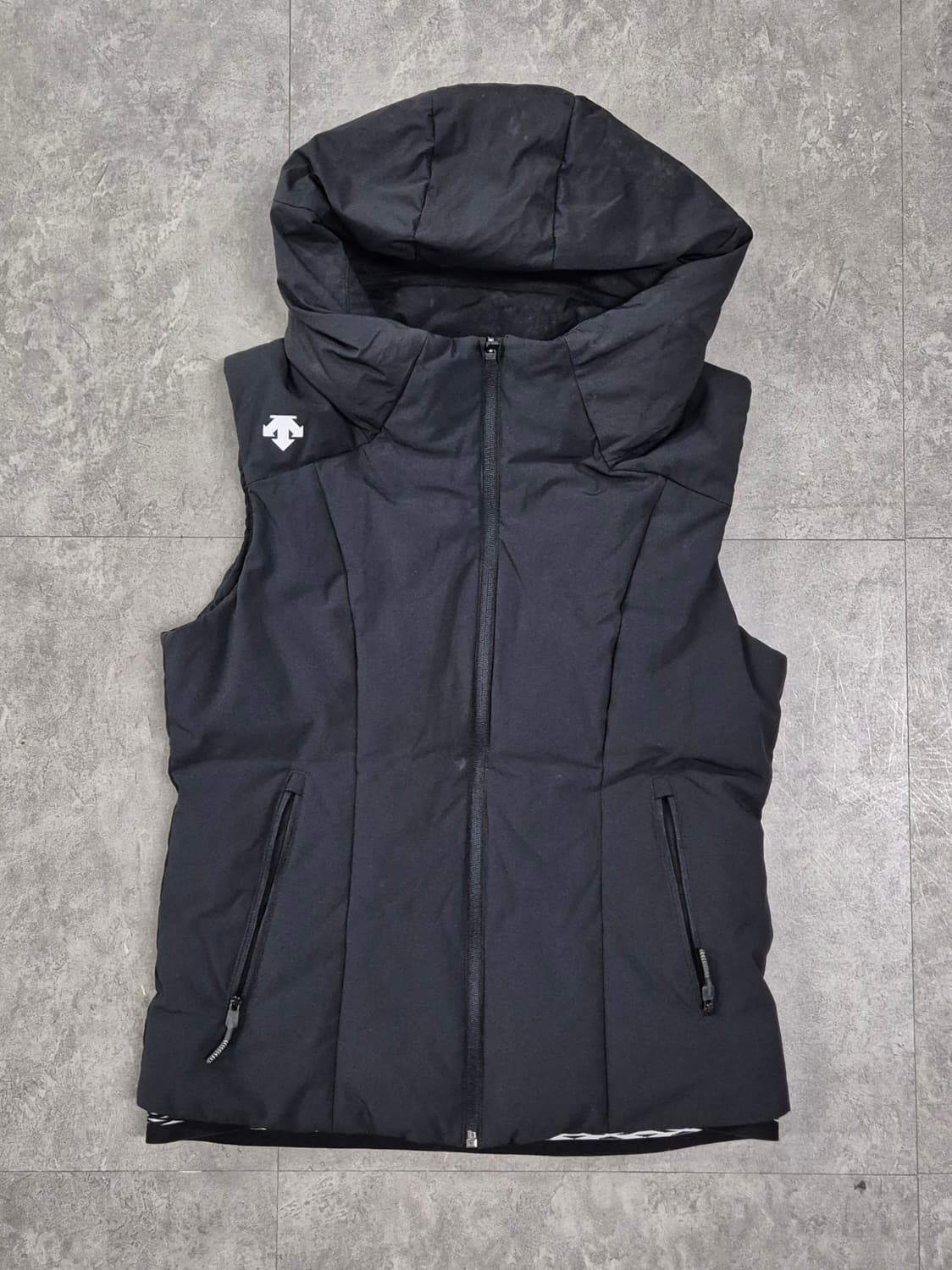 DESCENTE 조끼패딩 상품이미지1