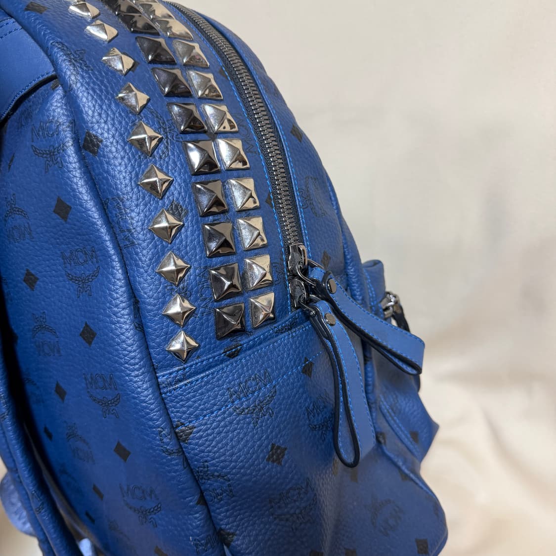 MCM 블루 스터드 백팩 상품이미지5