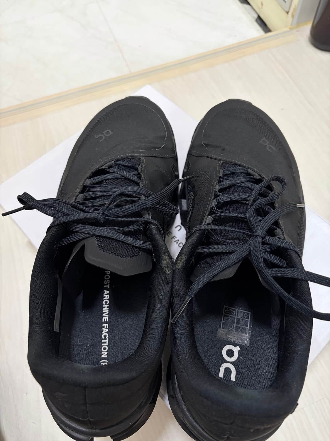 [290]온러닝 파프 클라우드몬스터2 블랙 마그넷 판매합니다. 상품이미지4