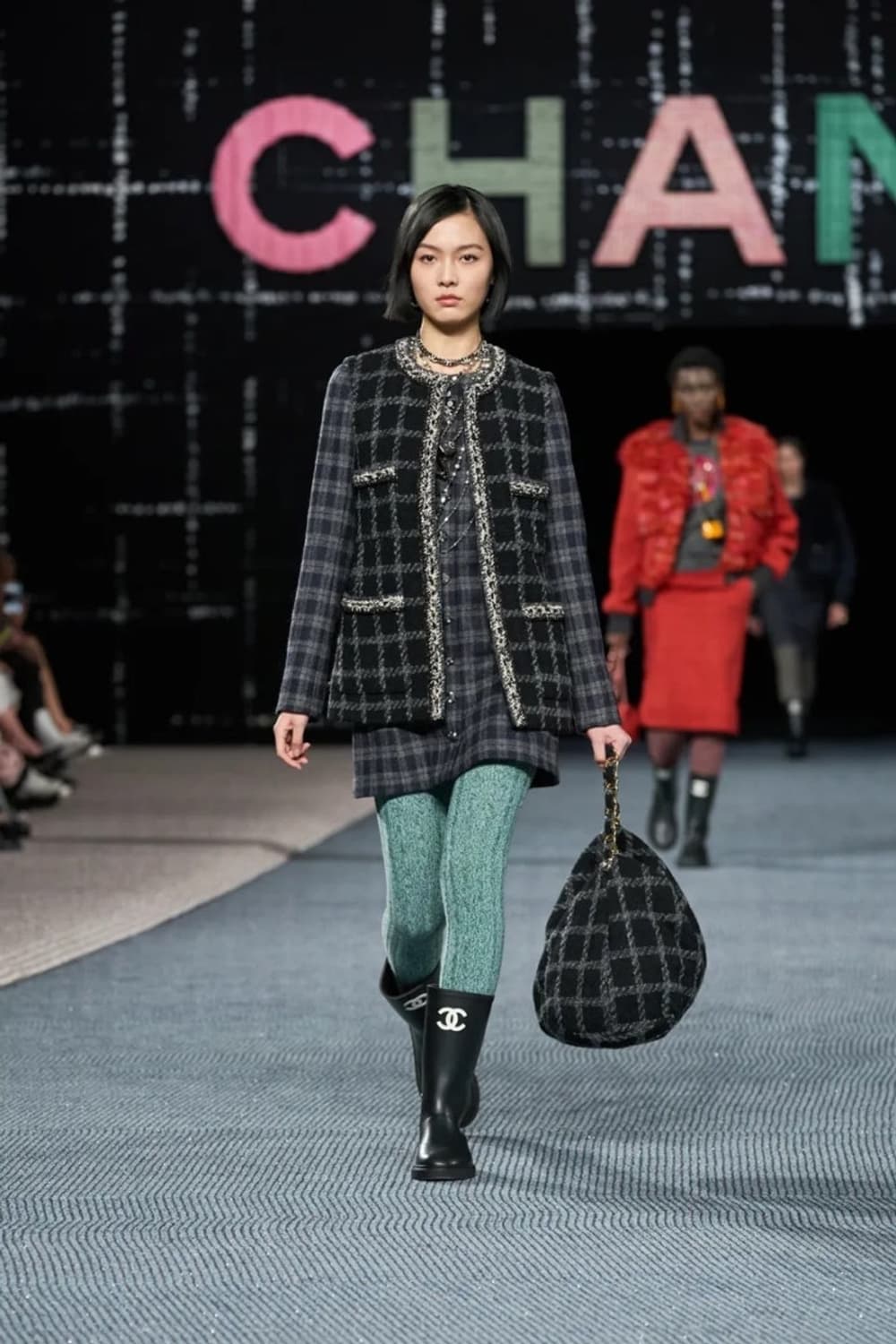 [2022/23FW] 샤넬 트위드 호보백 (클래식, 22백, 25백) 상품이미지1