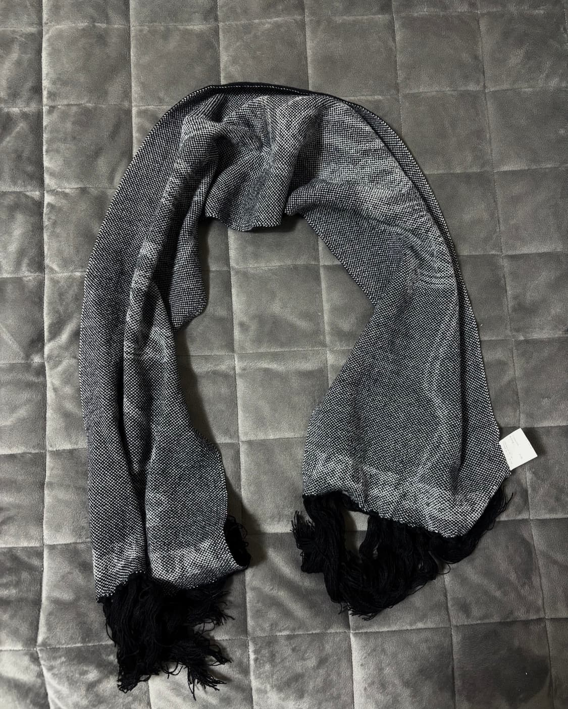 매스노운 레터링 테슬 머플러 블랙 상품이미지4