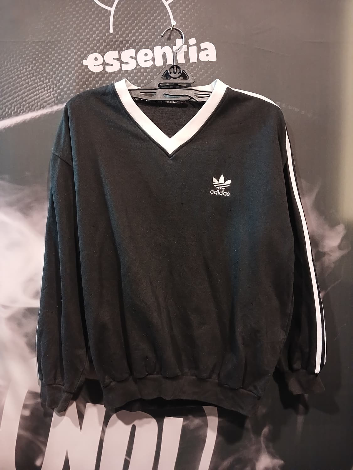 아디다스 브이넥 맨투맨 상품이미지1