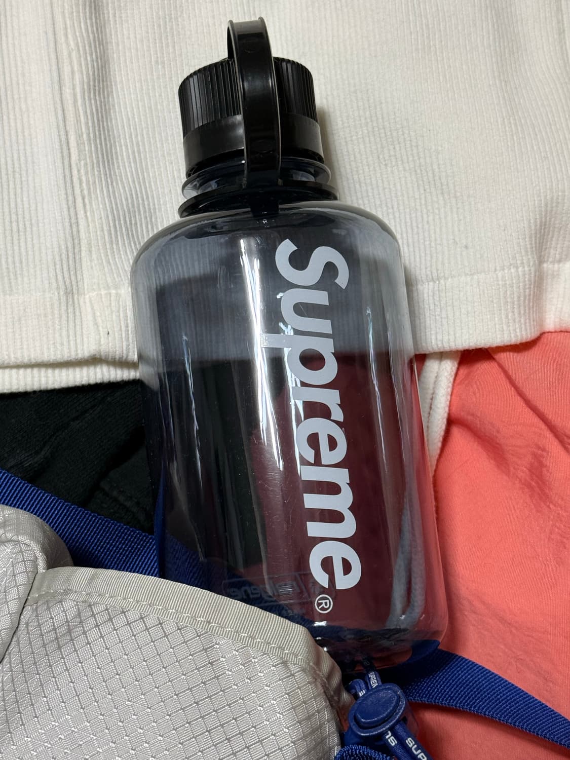 슈프림 22ss 보틀 크로스백 실버 상품이미지2