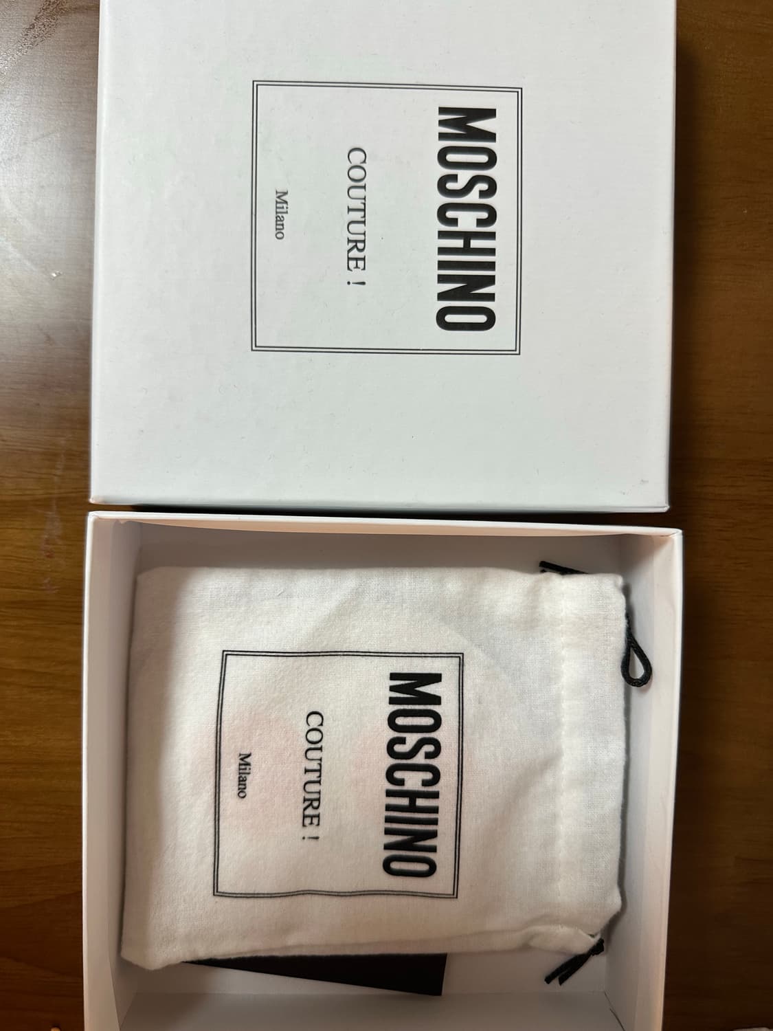 모스키노 계란후라이 지갑 상품이미지4