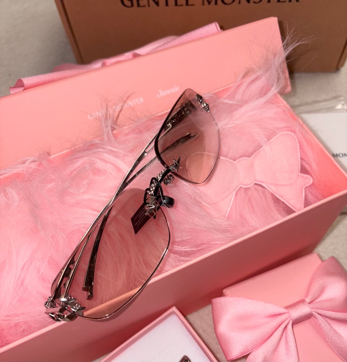 젠틀몬스터 제니 살롱글리터 02 (참 포함) 상품이미지1