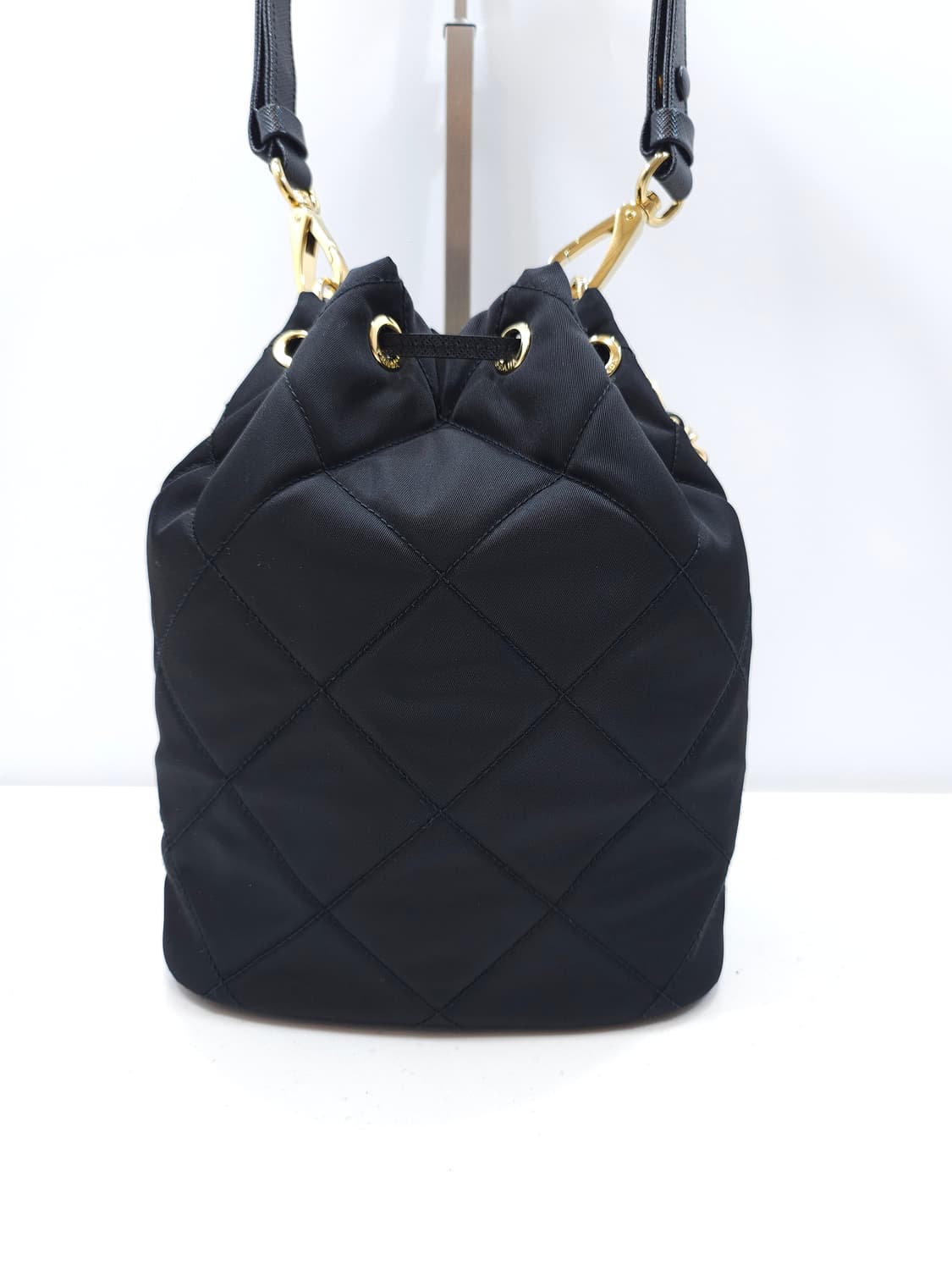 [정품] 프라다 리에디션 1995 리나일론 체인 퀼팅 버킷백 1BH038 상품이미지2