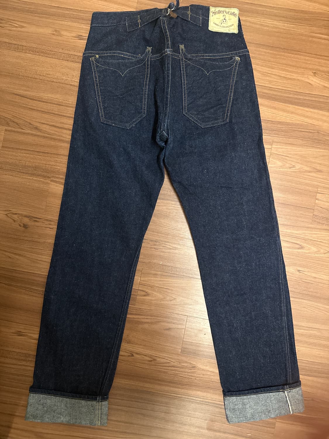 웨어하우스 x 헤라즈카페 상품이미지2