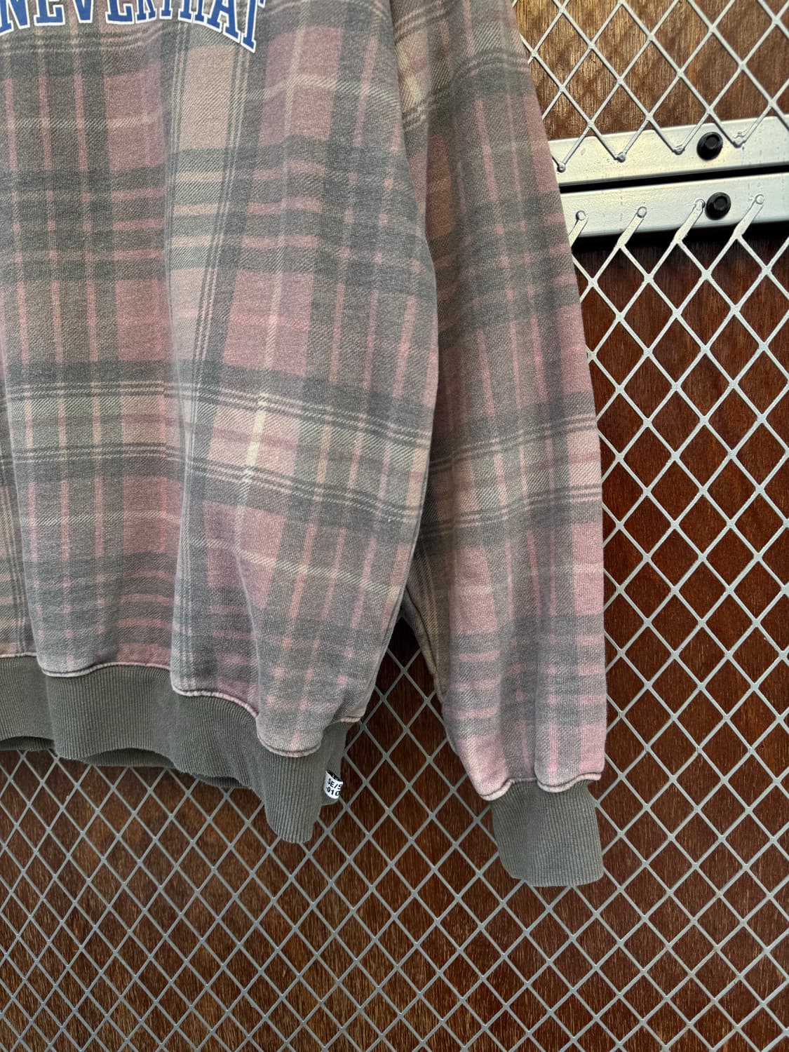 디스이즈네버댓 아치로고 핑크 체크 기모 맨투맨 스웻셔츠 S 상품이미지3