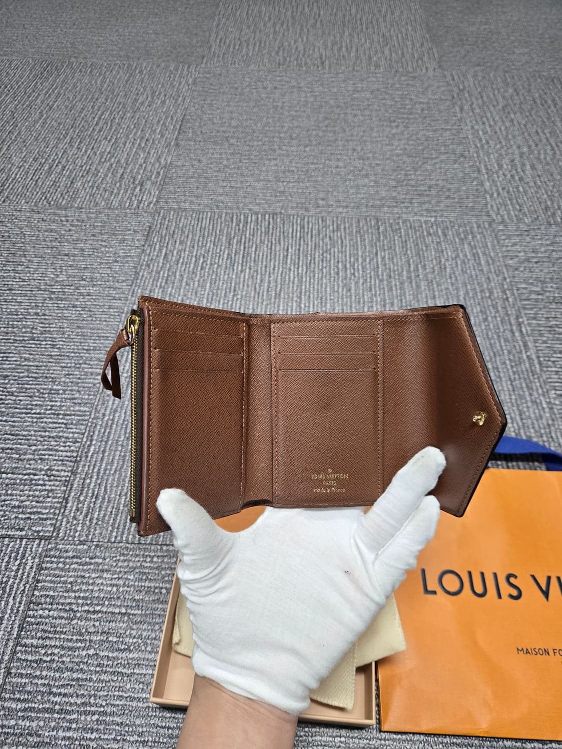 [특가][정품] 루이비통 빅토린월릿 삼단지갑 상품이미지5