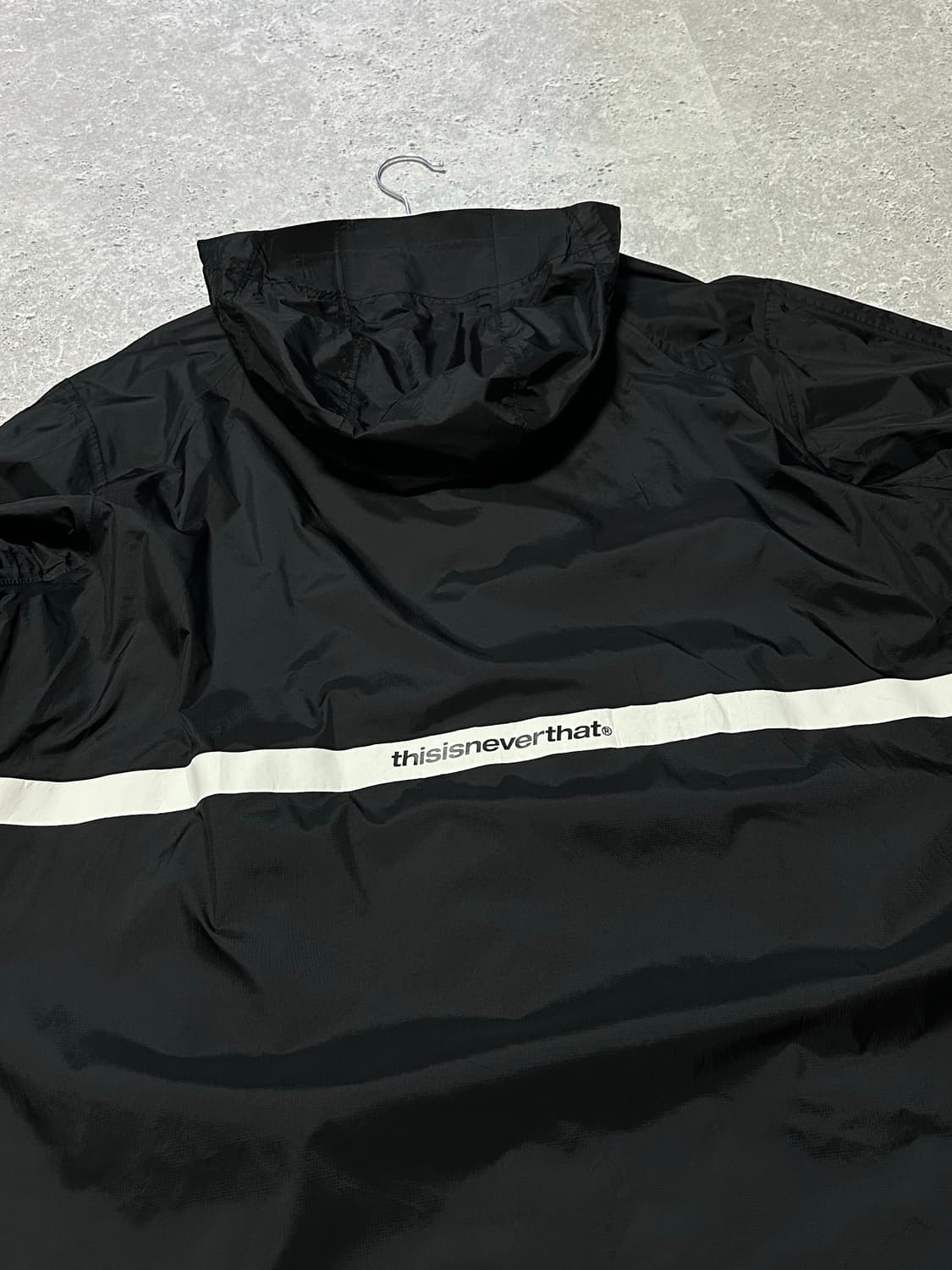 디스이즈네버댓 사이드로고 블랙 바람막이 상품이미지4