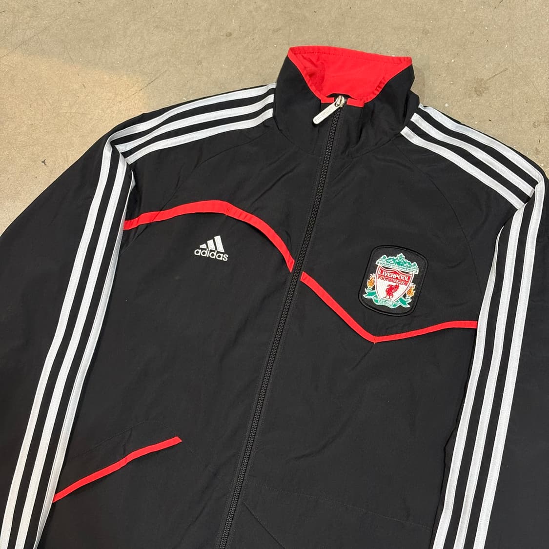 100 아디다스 리버풀 레드라인 블랙 바람막이  상품이미지1
