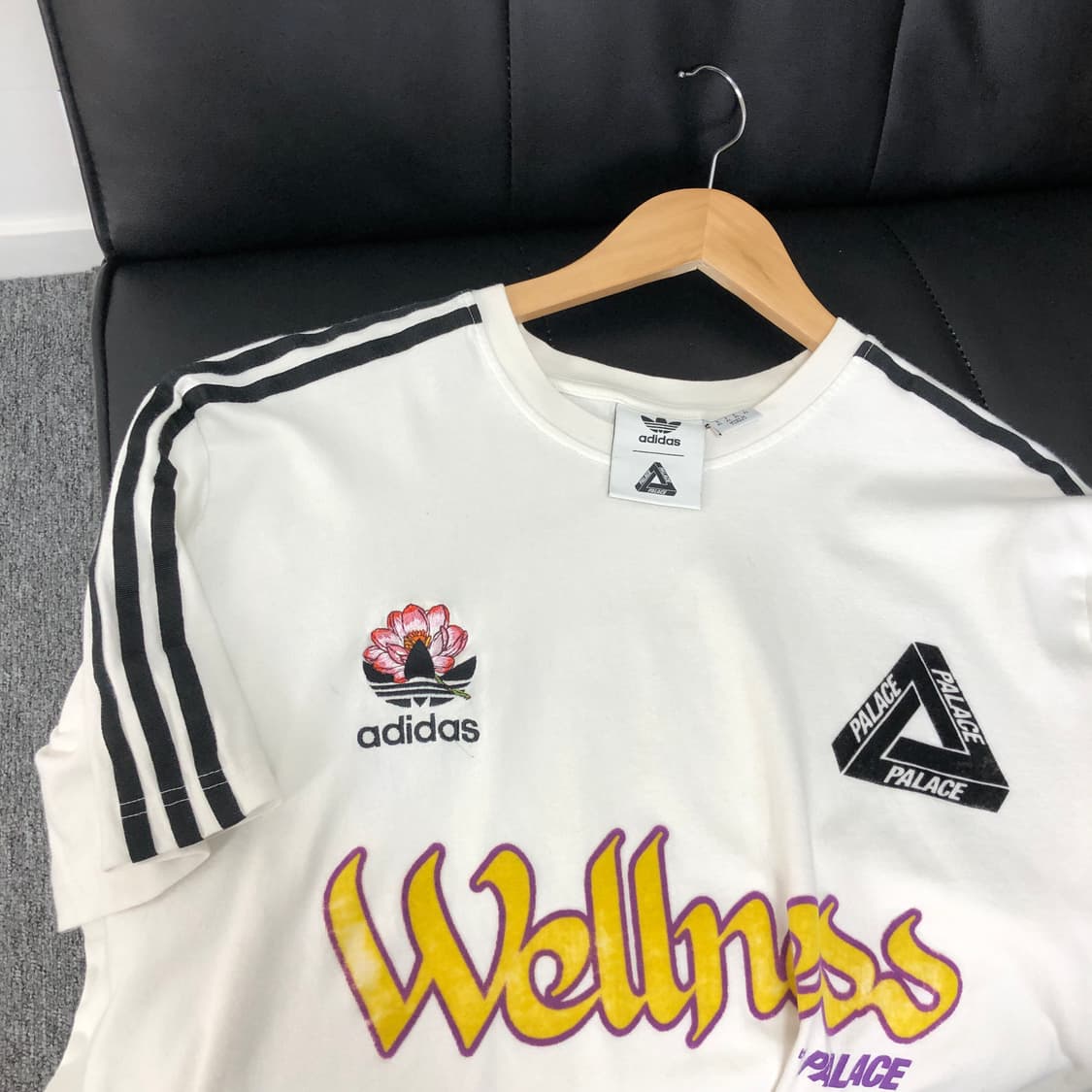 팔라스x아디다스 정품 팔라스테 반팔 화이트 상품이미지2